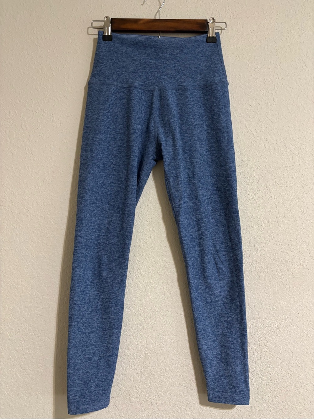 Beyond Yoga Spacedye Caught in the Midi High Waisted Leggings in Blue Heather